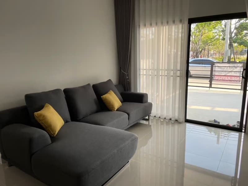 3 Bed Townhouse for Rent in Bang Phli