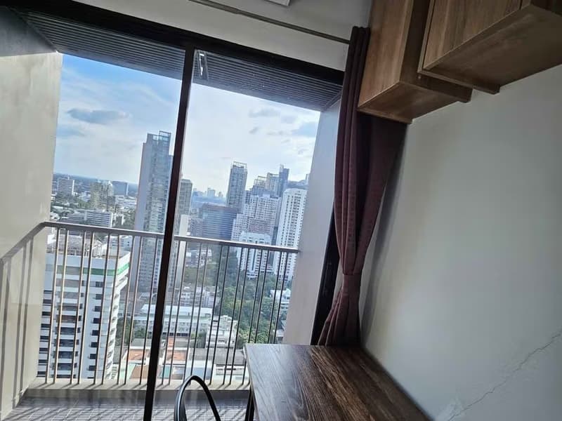 1 Bedroom Condo for Rent at Noble Refine