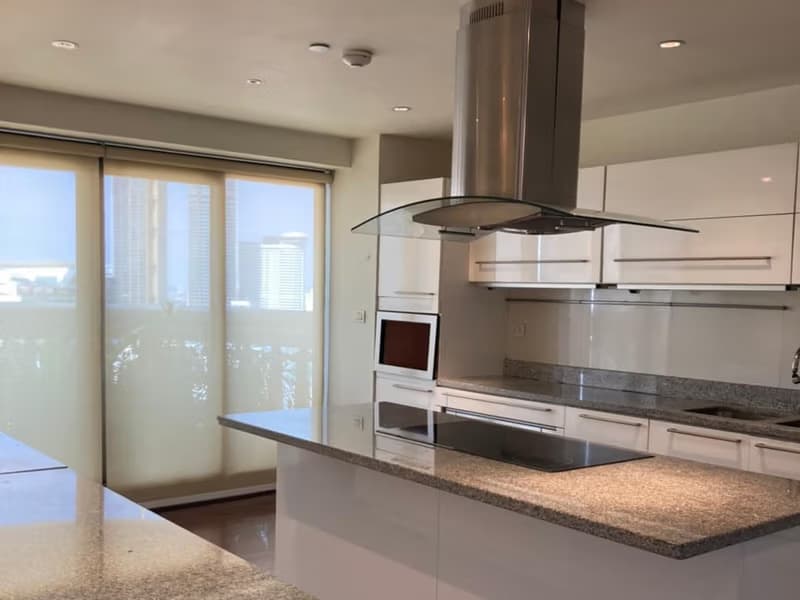 Condo for Rent at lebua at State Tower