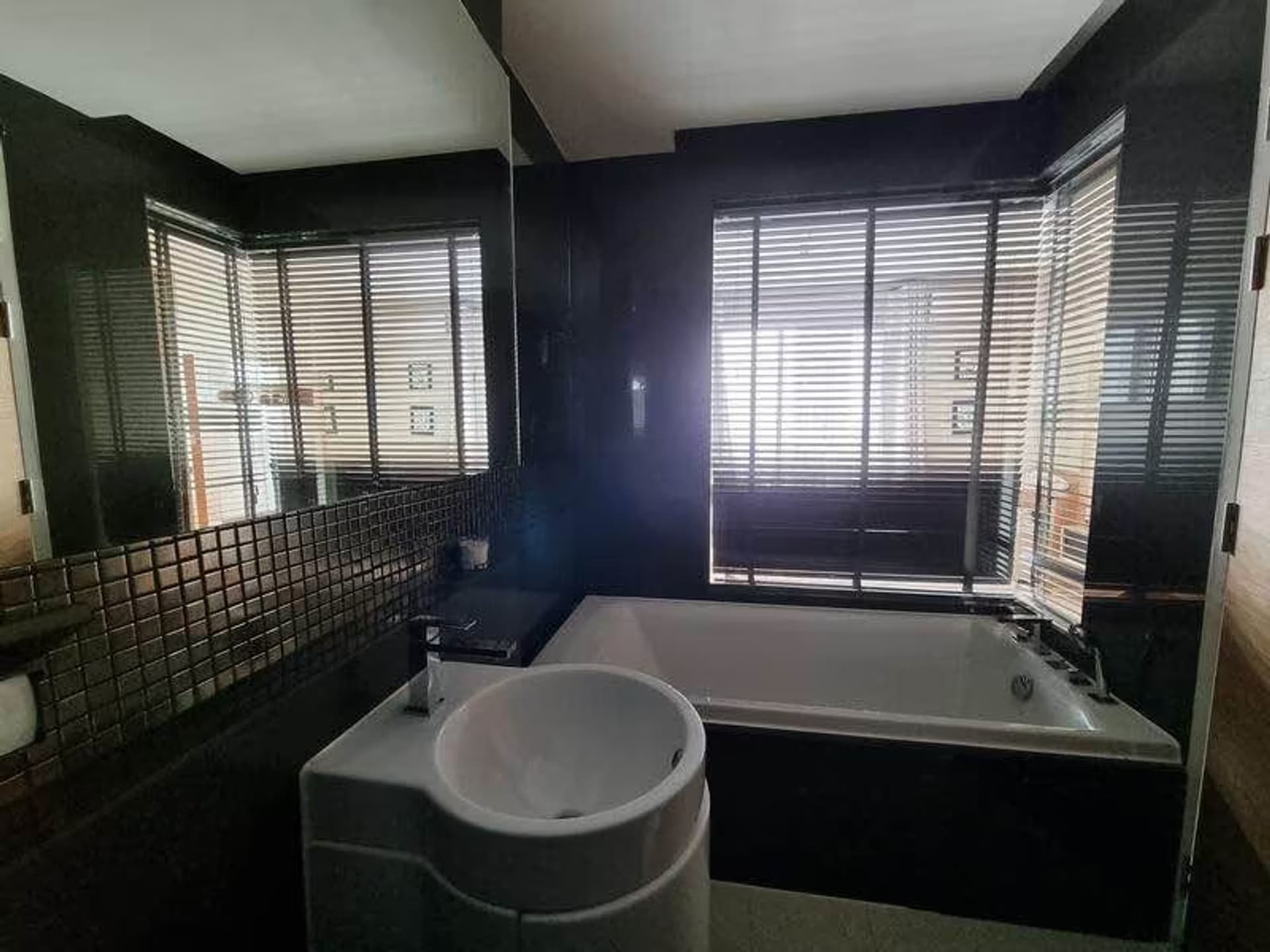 1 Bedroom Condo - Image 4