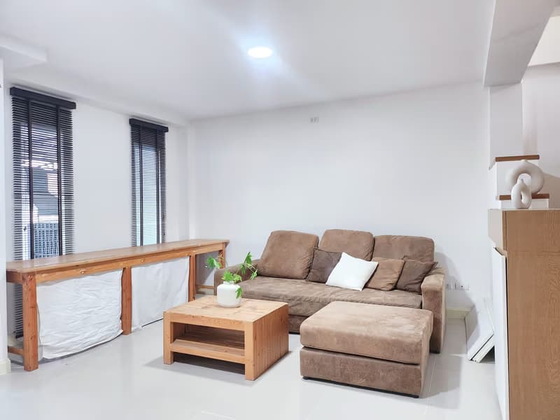 3 Bed Townhouse for Rent and Sale in San Sai