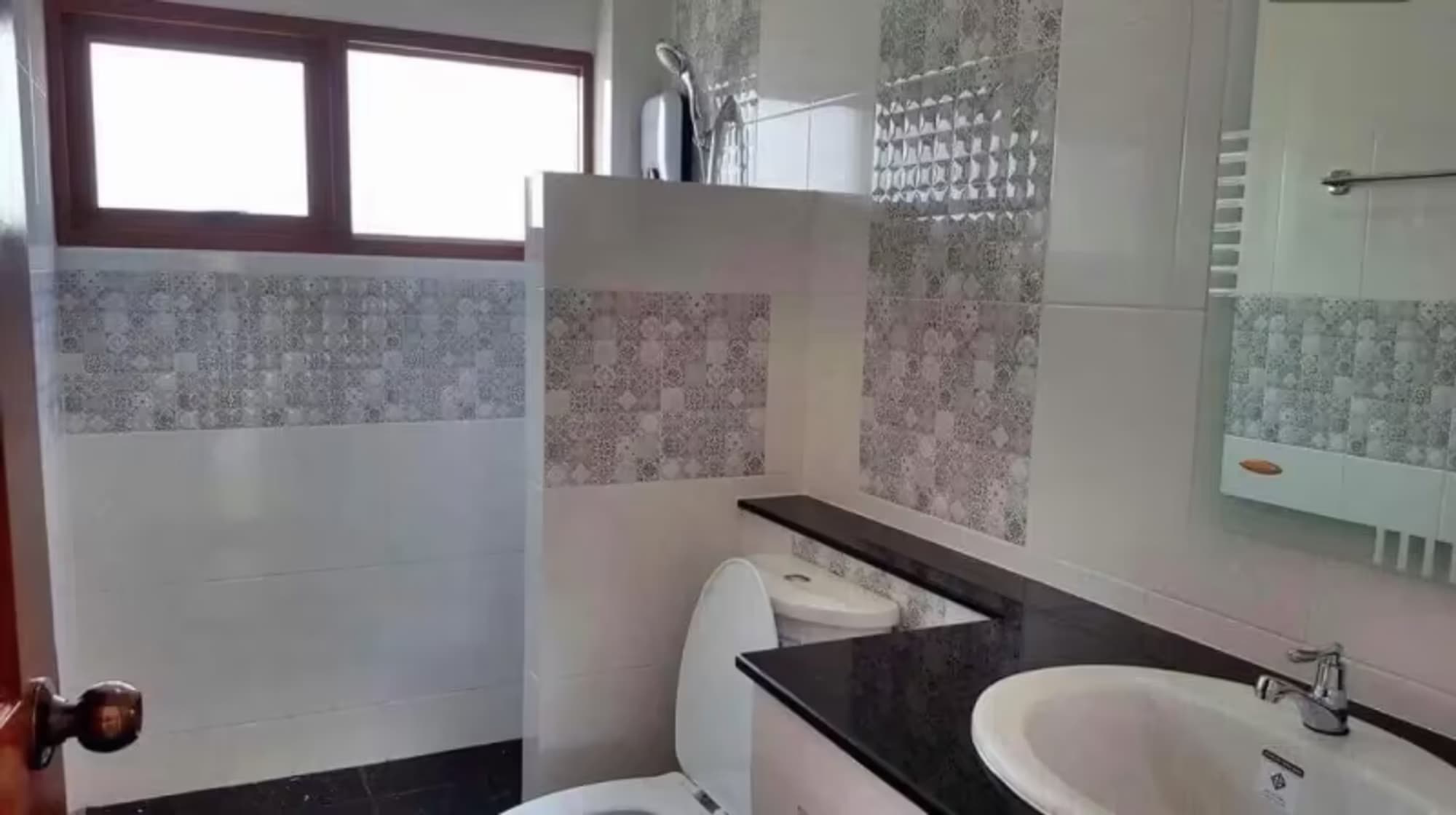 3 Bedroom House - Image 4