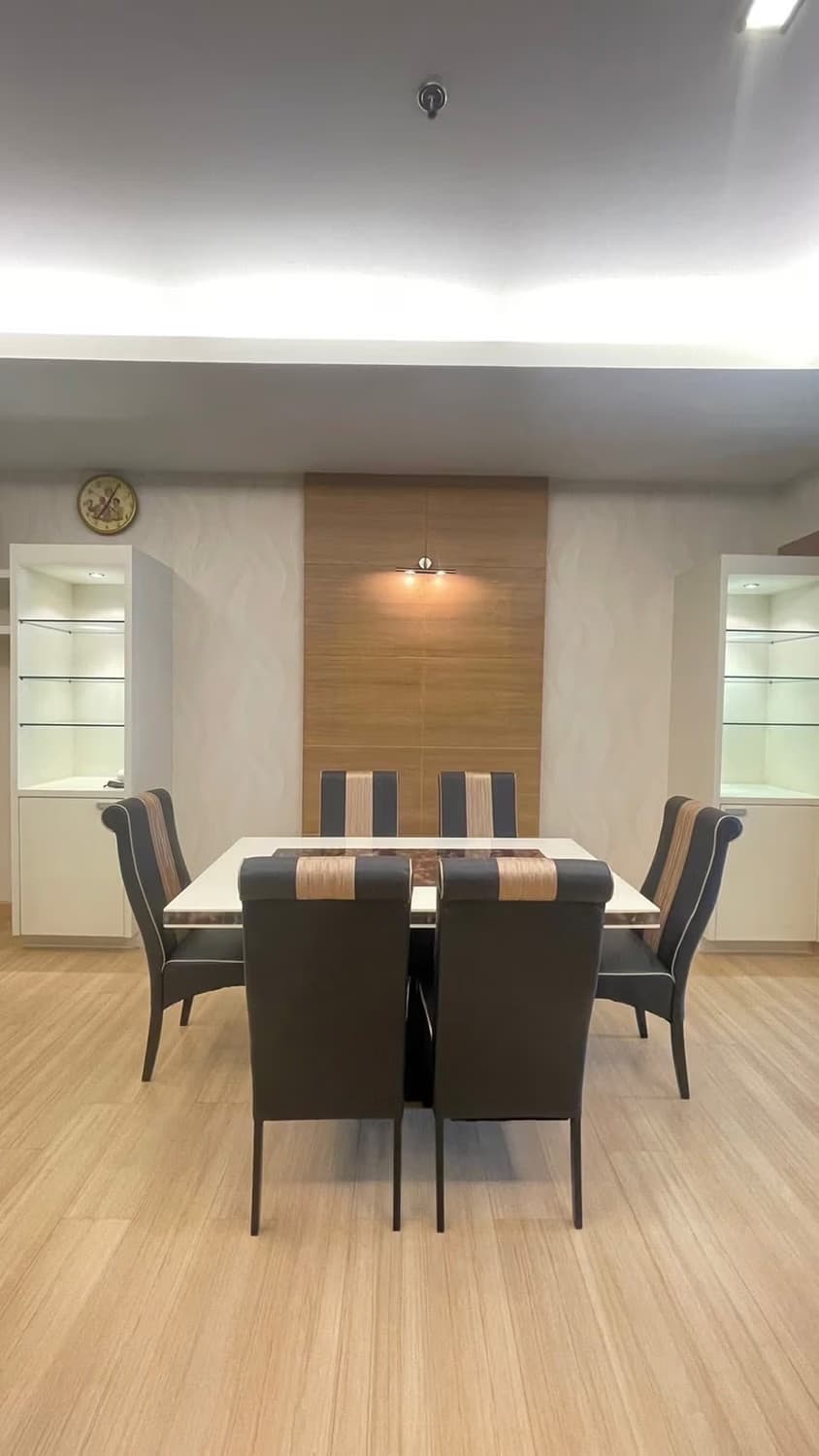 2 Bed Condo for Rent in Khlong San - Image 3