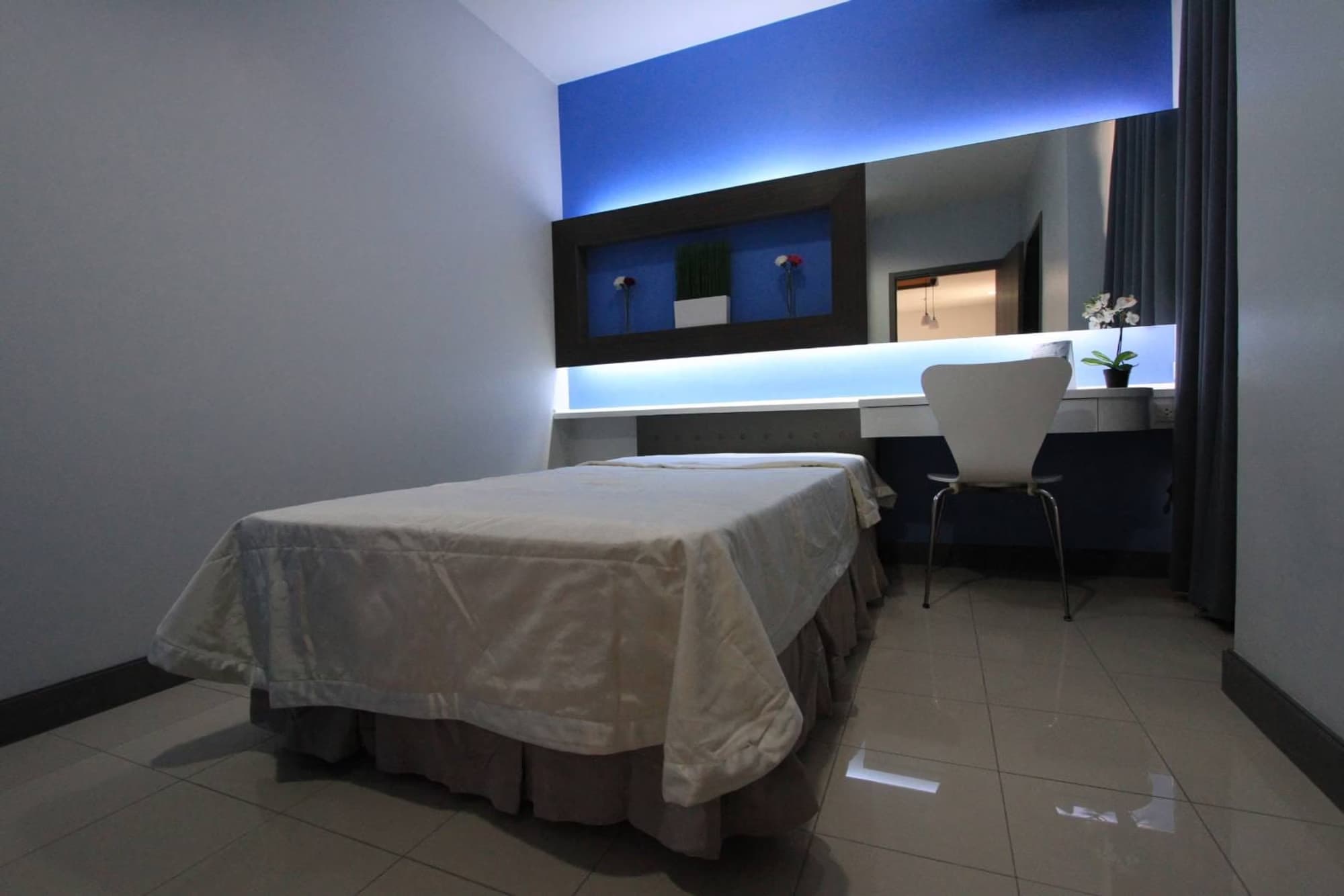 Condo for Rent at Pathum Wan Resort - Image 5