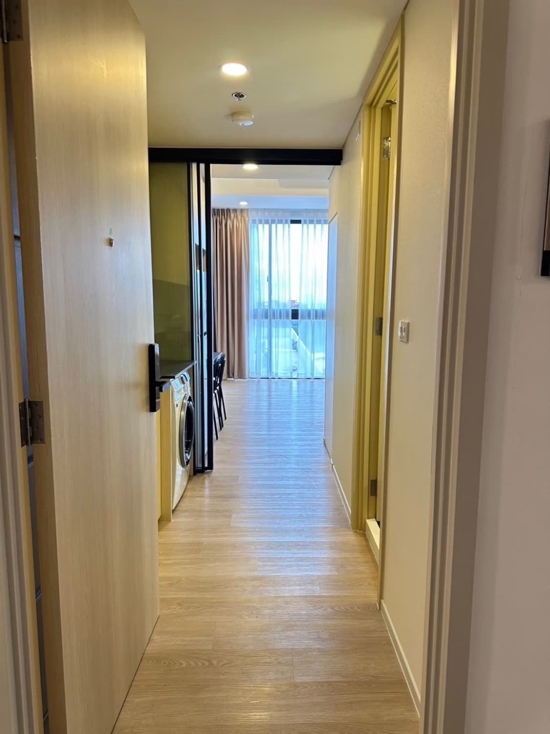 1 Bed Condo for Rent in Huai Khwang - Image 5