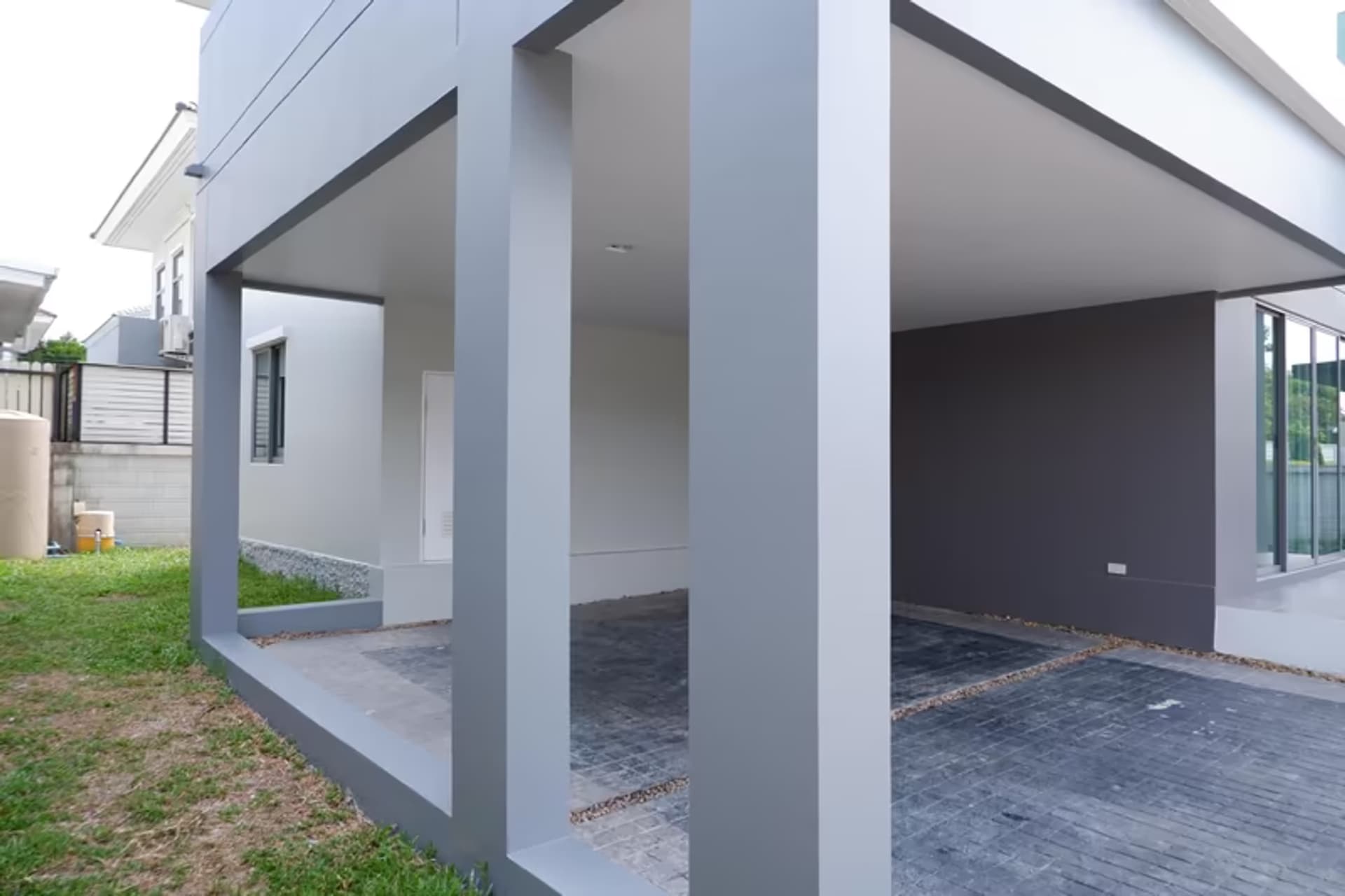 4 Bedroom House - Image 4