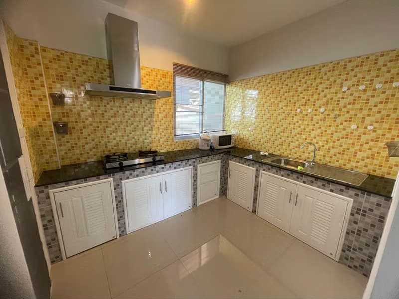 4 Bed House for Rent in San Kamphaeng