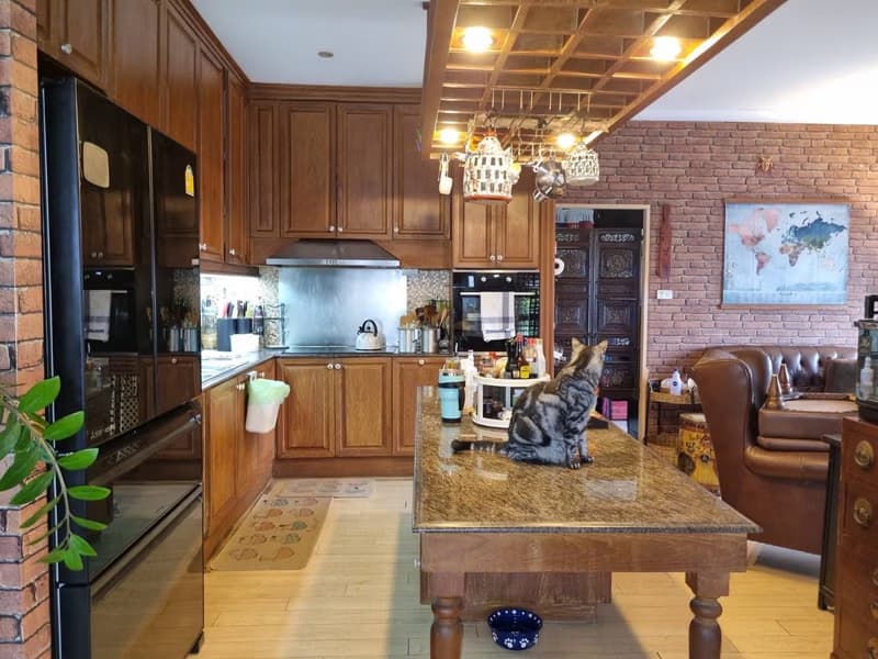 3 Bed Condo for Sale in Watthana