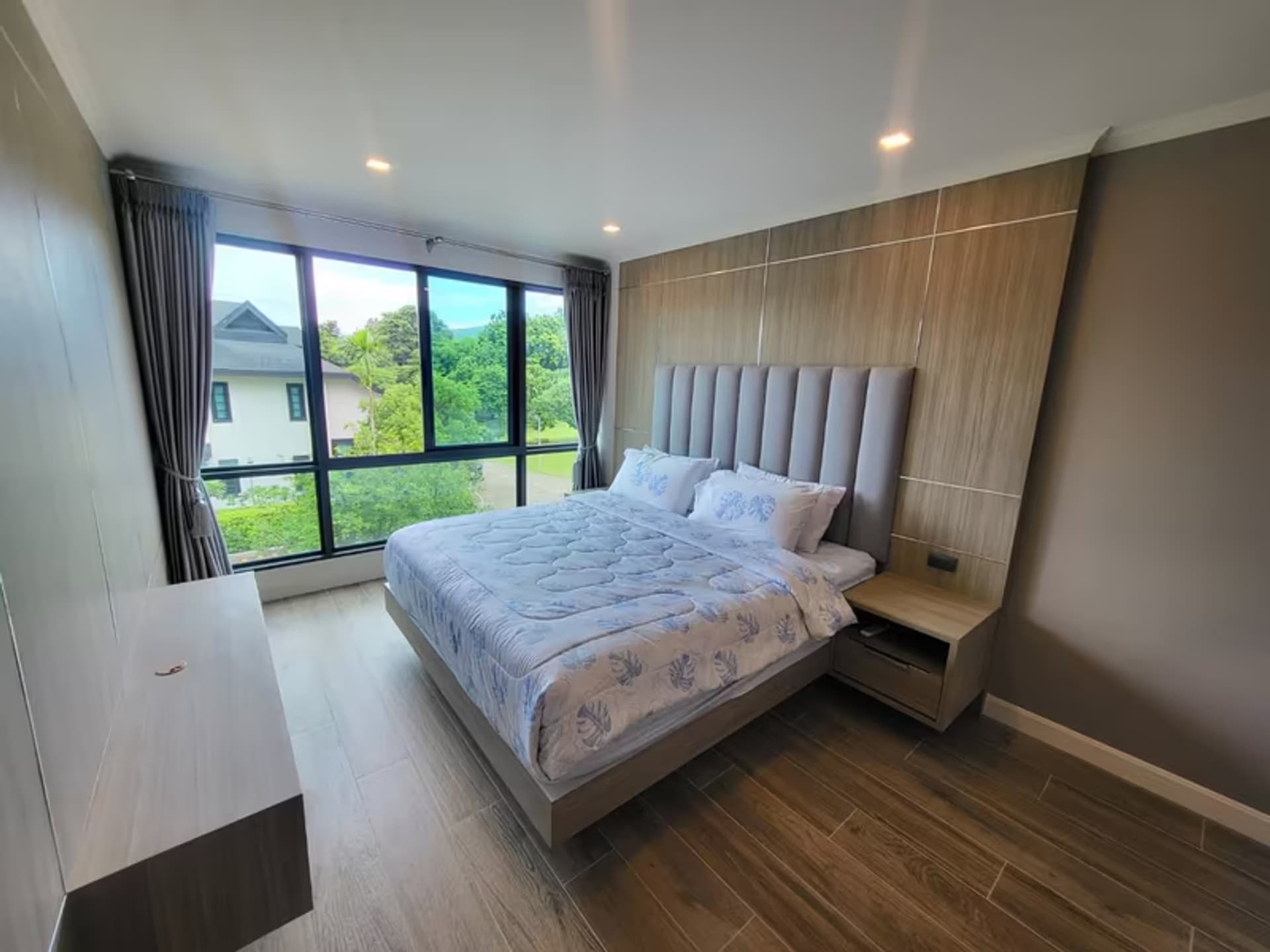 1 Bedroom Condo - Image 5