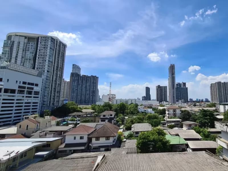 1 Bedroom Condo