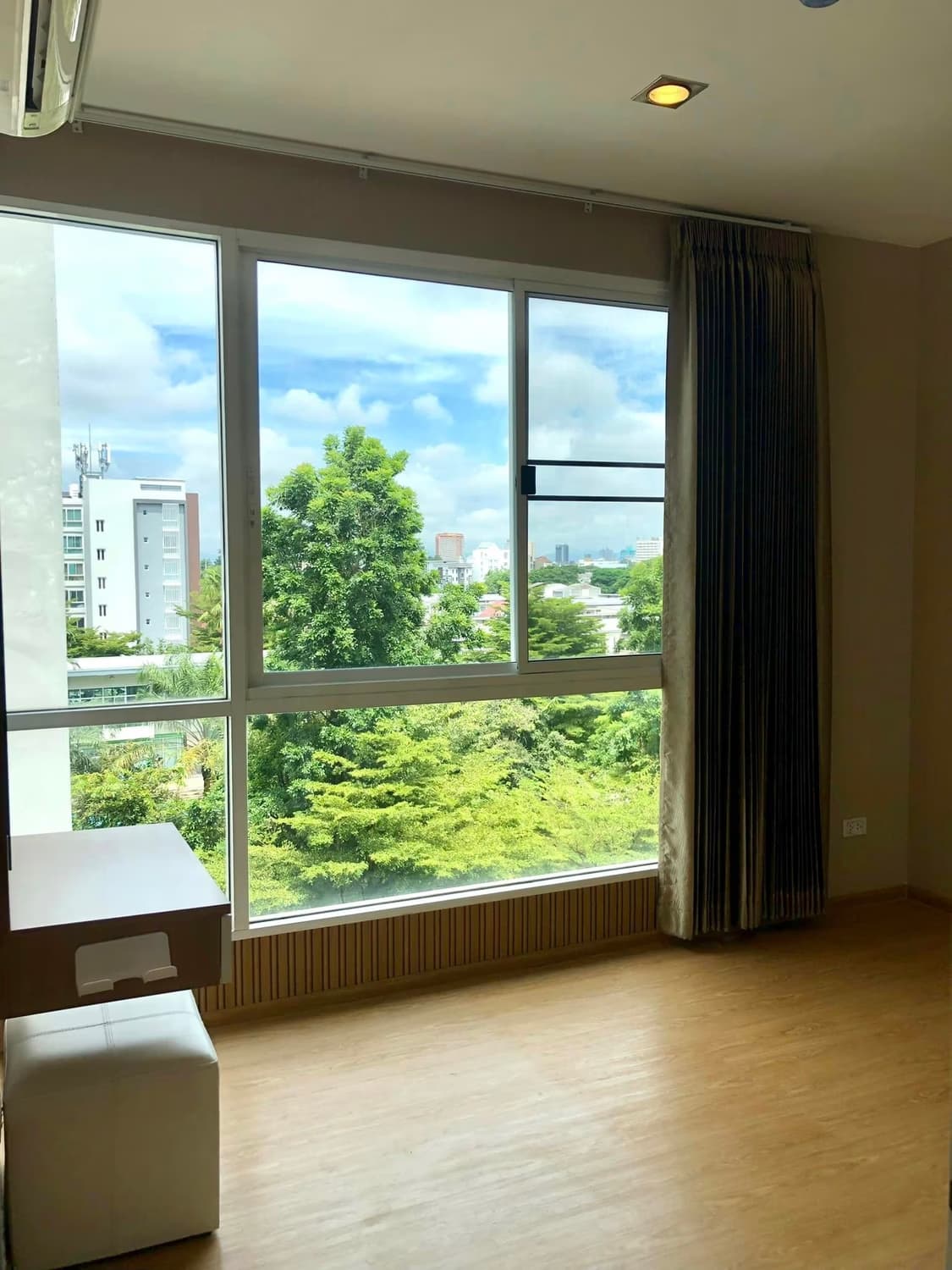 Condo for Sale at One Plus Nineteen 4 Condominium - Image 1