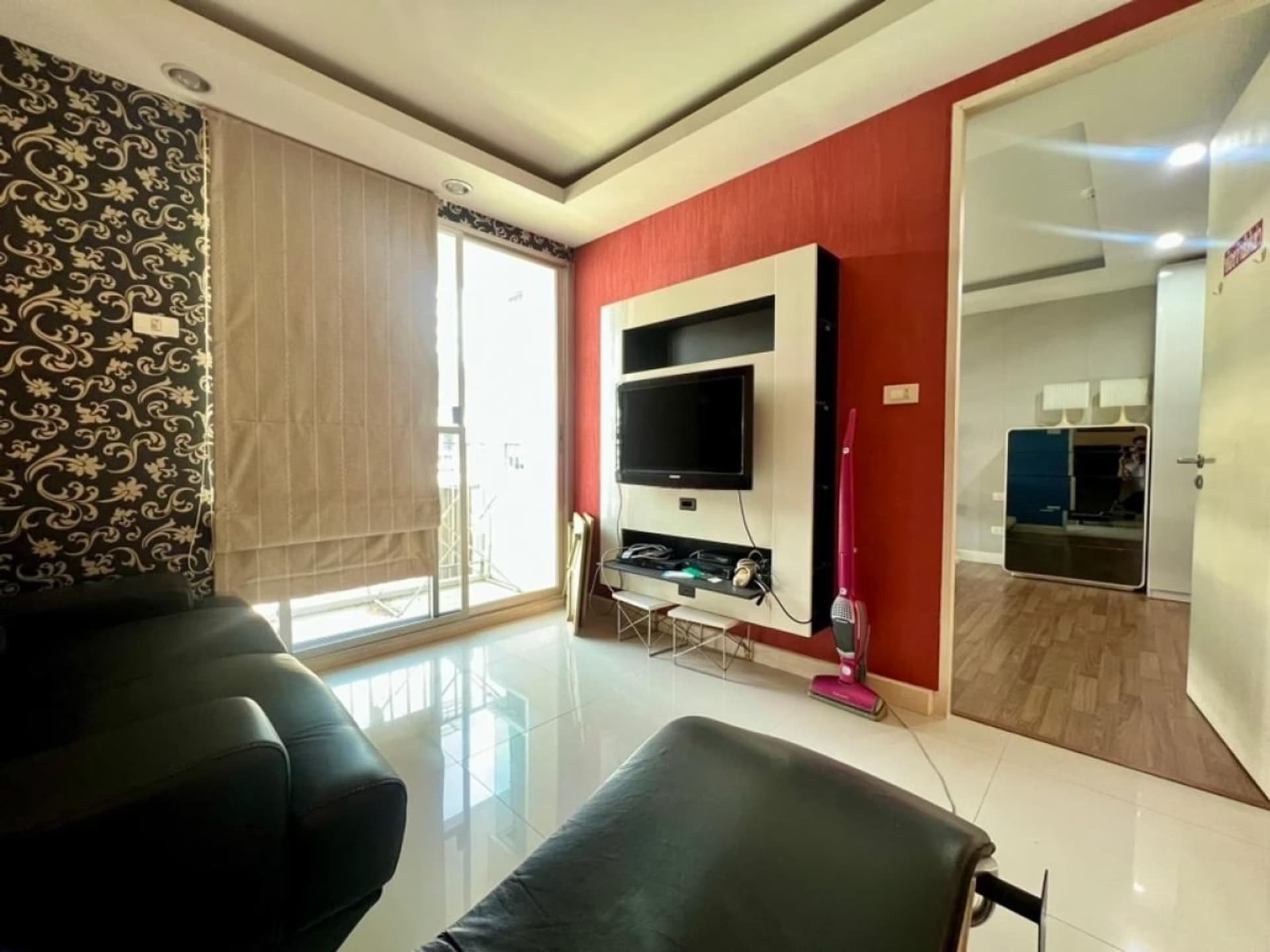 1 Bed Condo for Sale in Watthana - Image 1