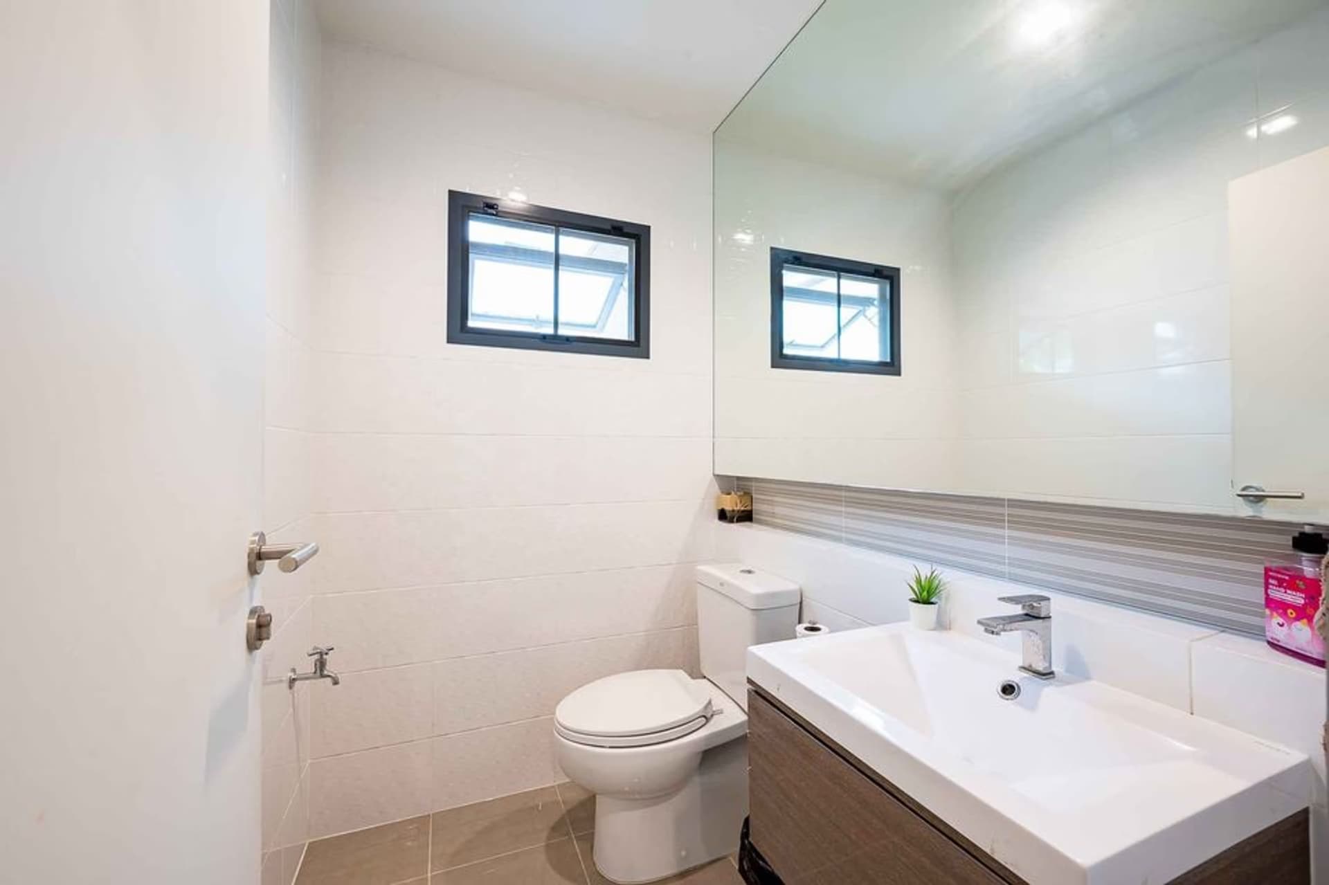 Single house for sale Burasiri Village Ring Road-On Nut - Image 4