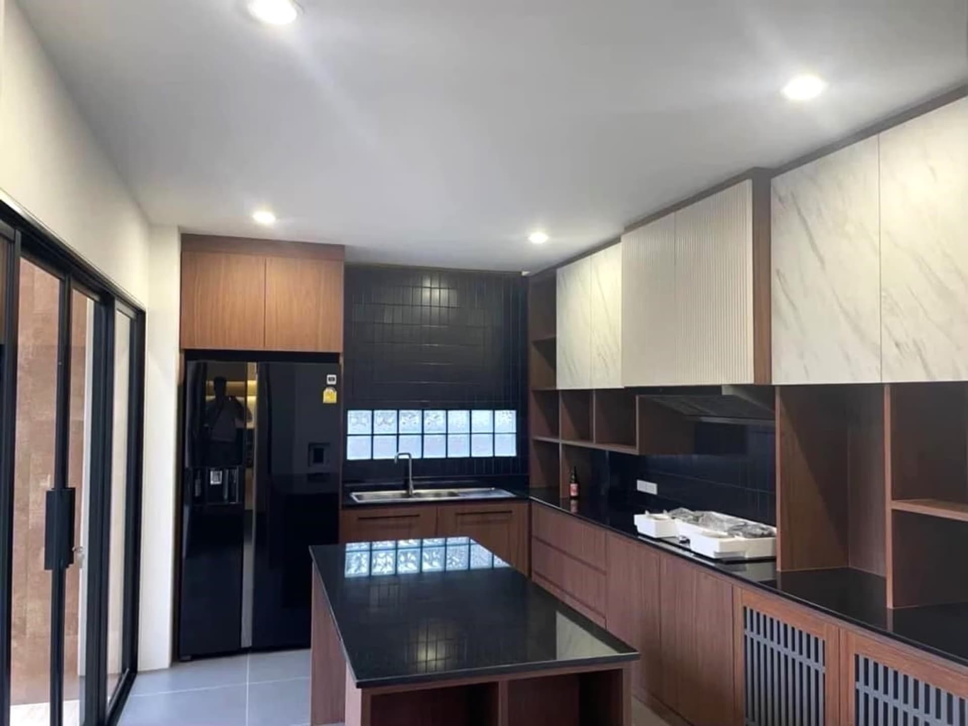 3 Bed House for Rent and Sale in San Kamphaeng - Image 4