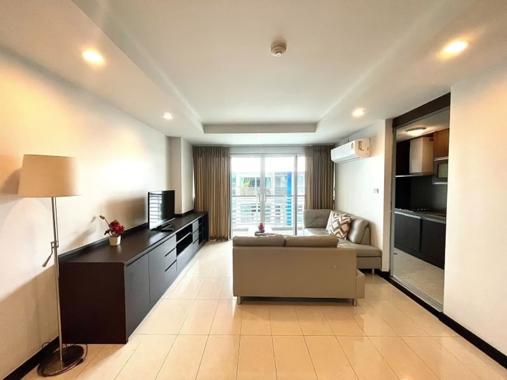 2 ห้องนอน คอนโด สำหรับ จำหน่าย ใน Watthana - Image 1