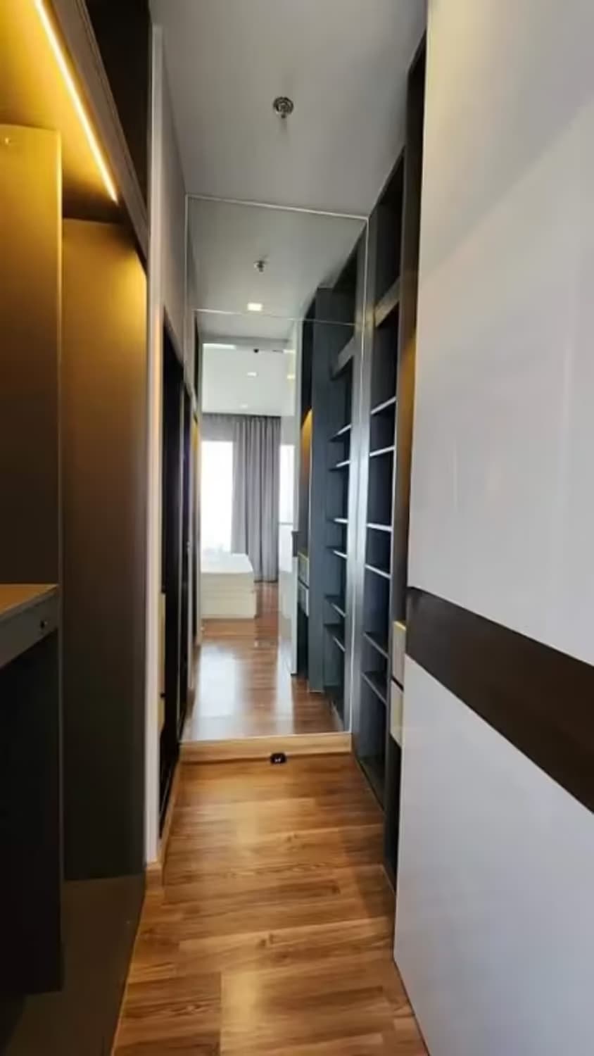 1 Bedroom Condo - Image 1