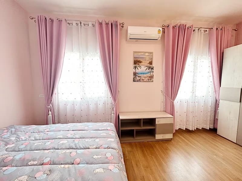 Townhouse for Rent at Golden Town RuamChok