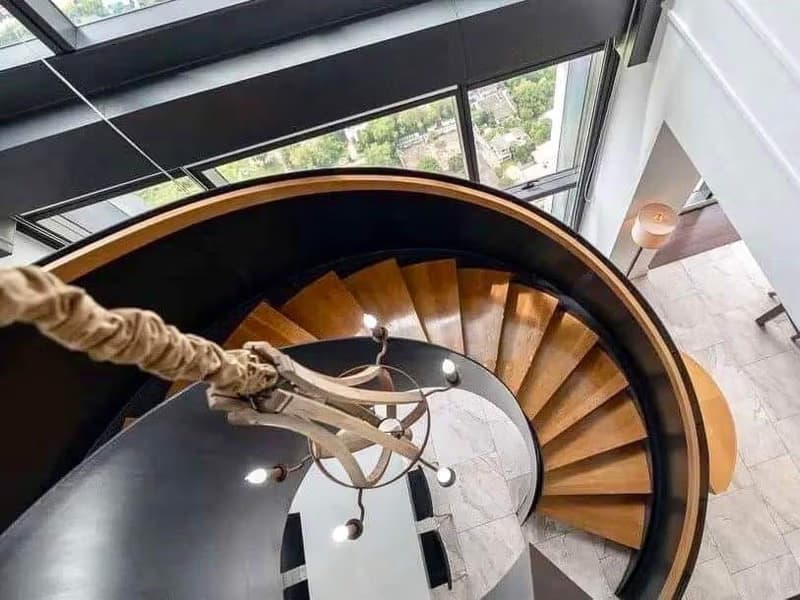 4 Bed Condo for Rent in Sathon