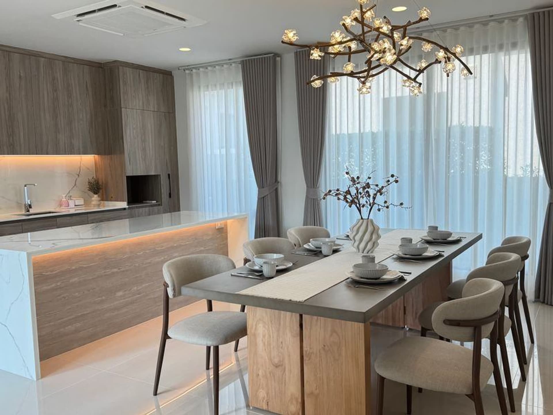 4 Bed House for Rent in Bang Kapi - Image 4
