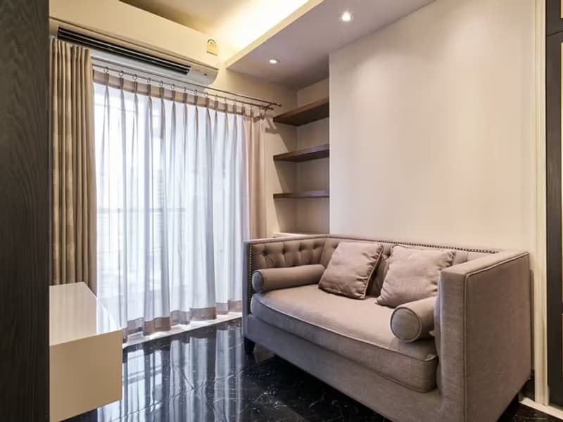 Condo for Sale at Pathum Wan Resort