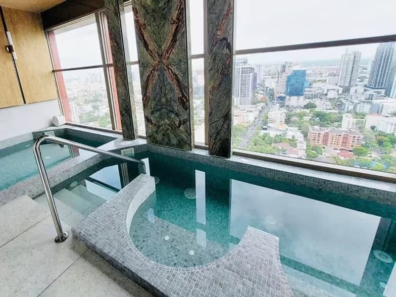 1 Bedroom Condo