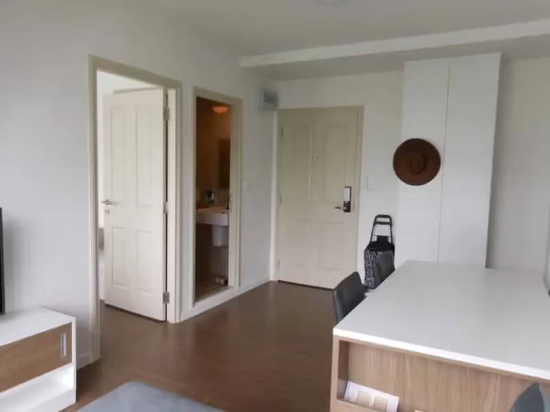 1 Bedroom Condo