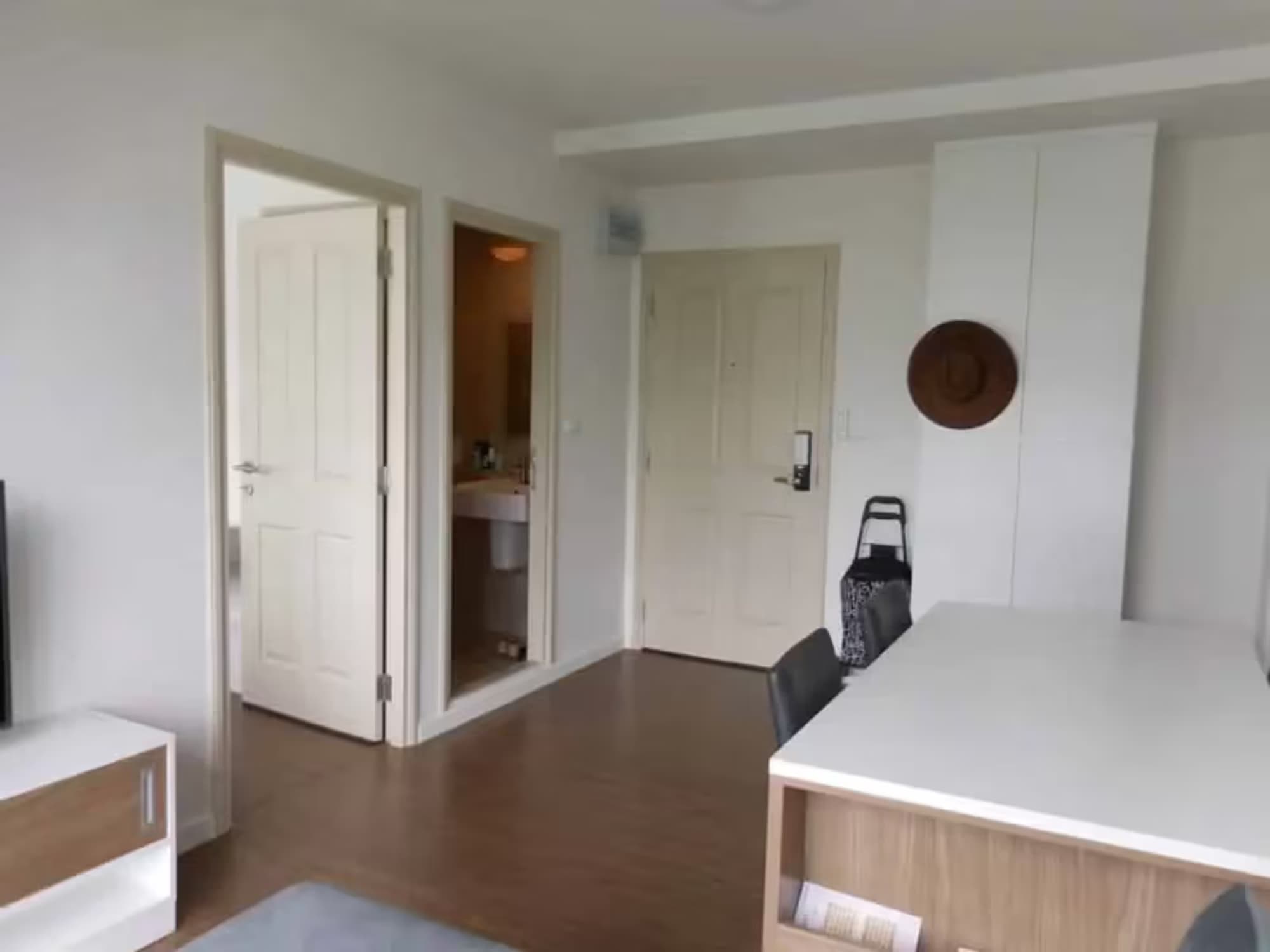 1 Bedroom Condo - Image 9