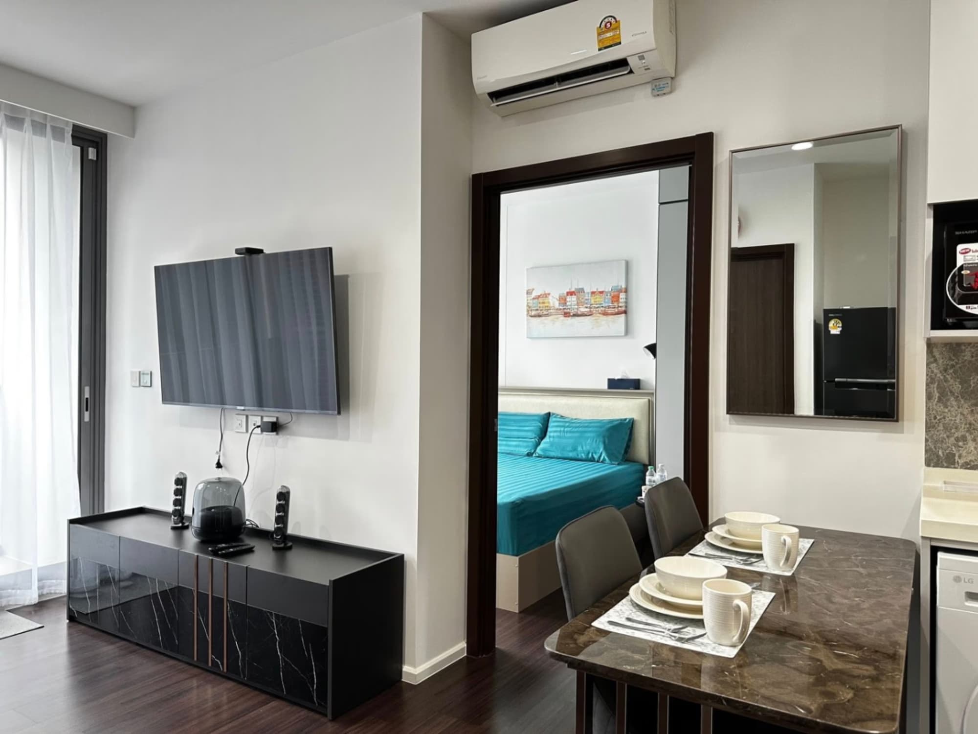 2 Bed Condo for Rent in Phra Khanong - Image 3