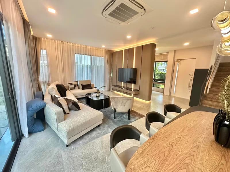 4 Bed House for Rent in undefined