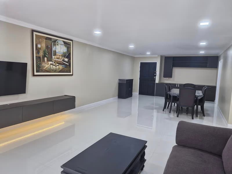 3 Bed Condo for Rent in Watthana