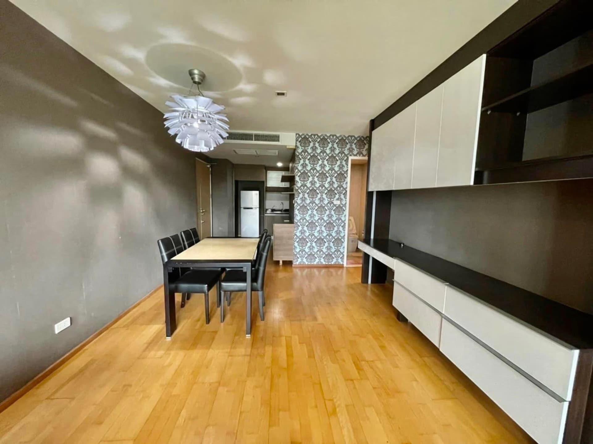 2 ห้องนอน Condo สำหรับ ขายและจำหน่าย ใกล้ Ekkamai BTS - Image 8