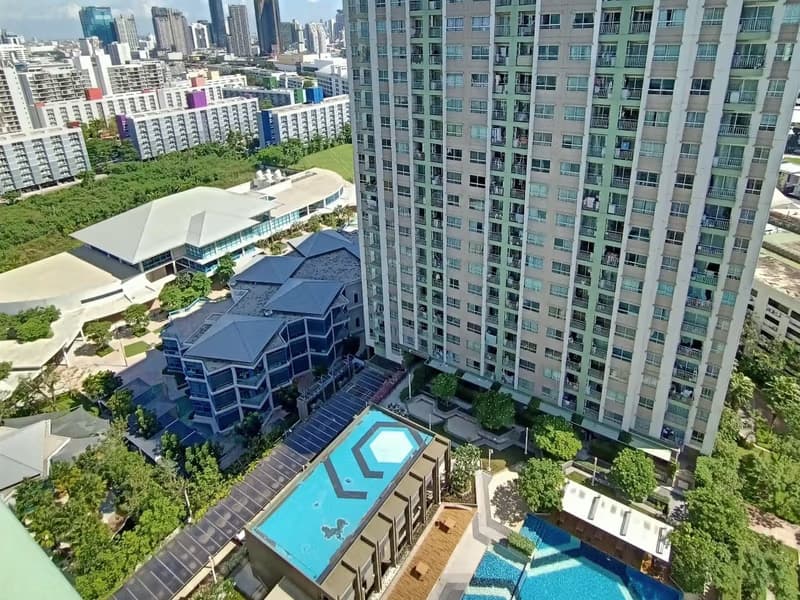 1 Bedroom Condo