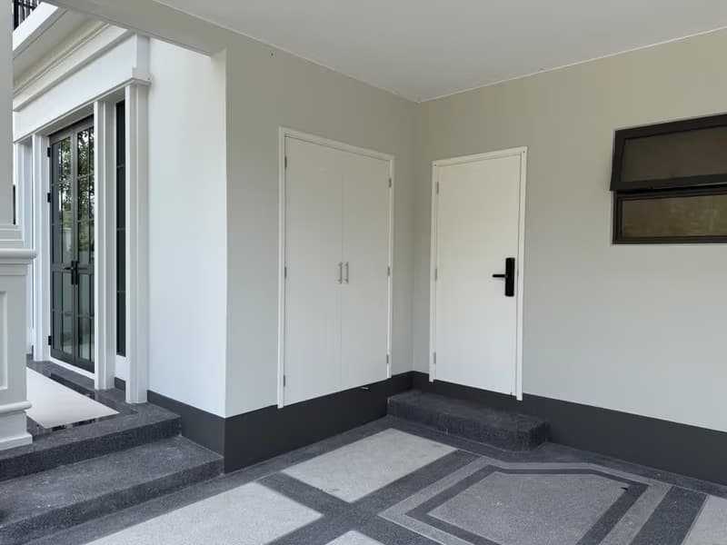 4 Bed House for Rent in Bang Phli District