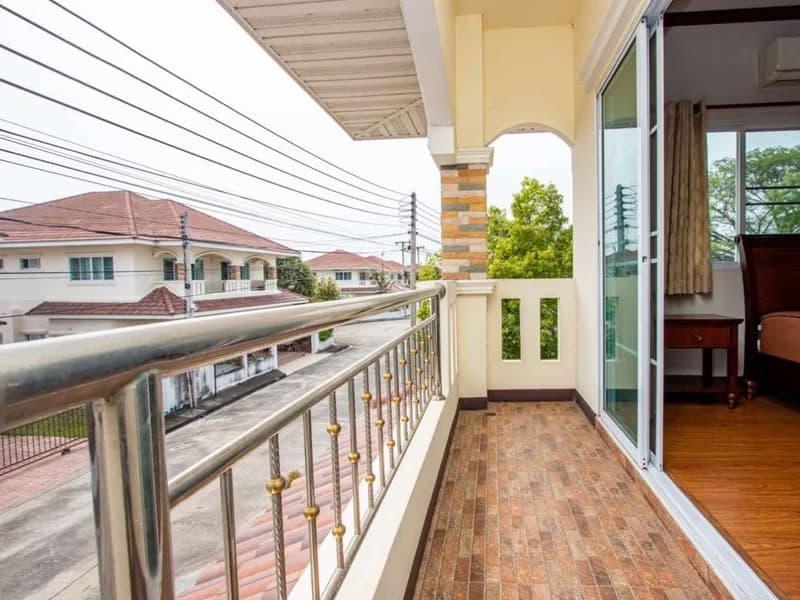 4 Bed House for Rent in San Kamphaeng