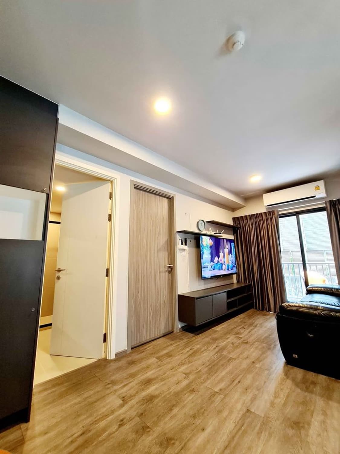 2 Bed Condo for Rent  Near Ramkhamhaeng ARL - Image 11