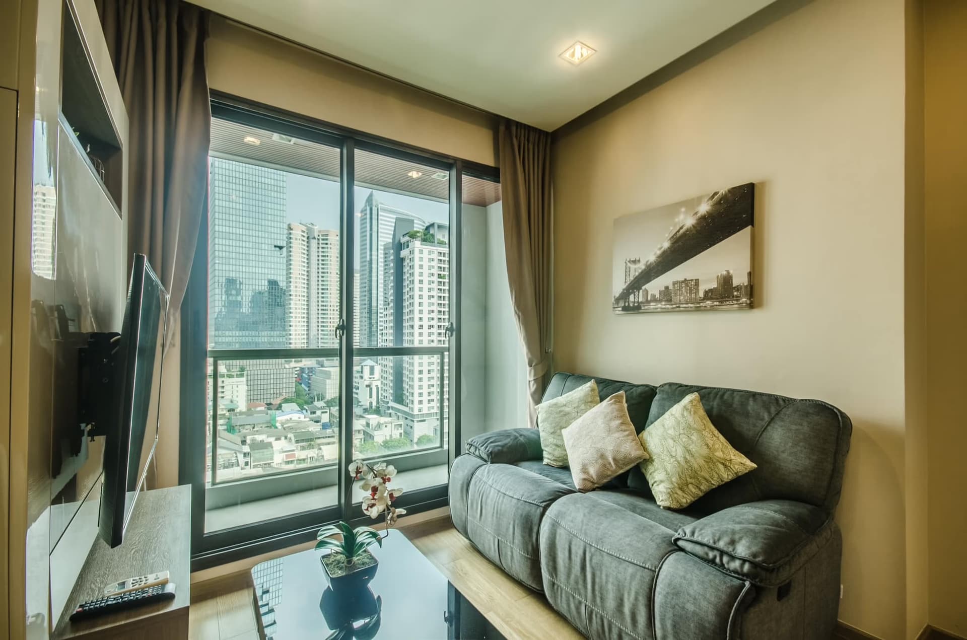 1 Bed Condo for Sale in Bang Rak - Image 3