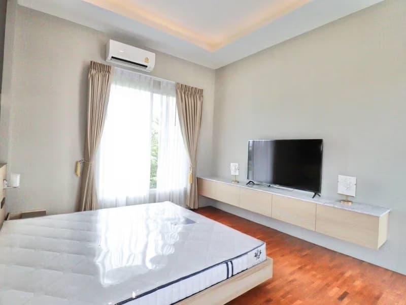 9 Bed House for Rent in Saraphi District