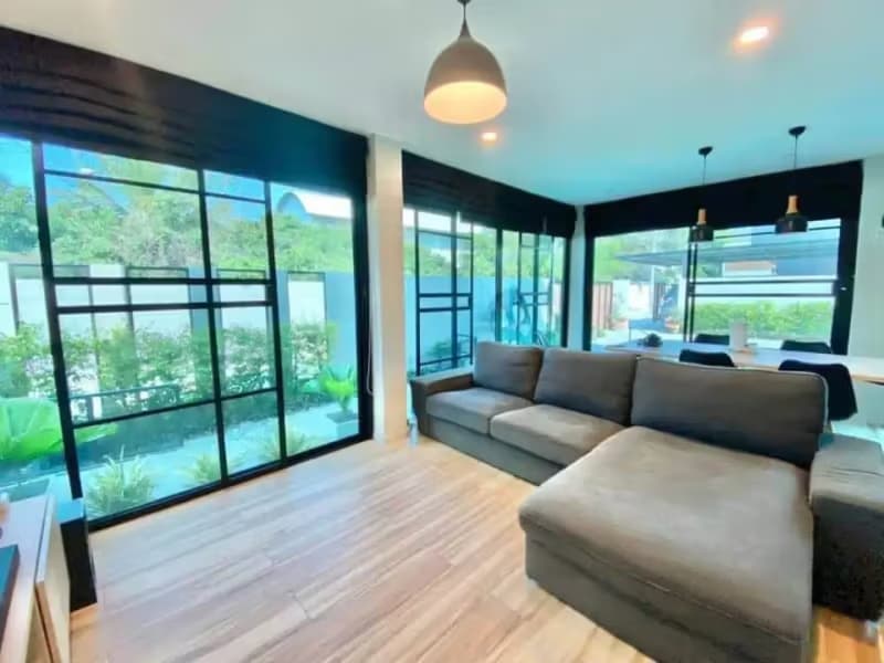 5 Bedroom House