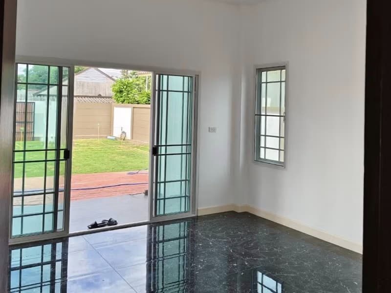 4 Bed House for Sale in Saraphi