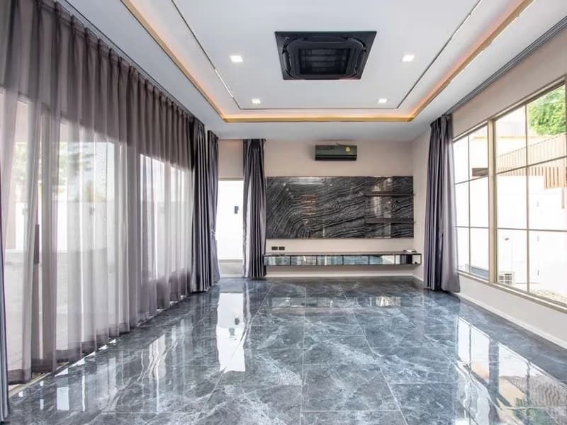 4 Bed House for Sale in San Kamphaeng