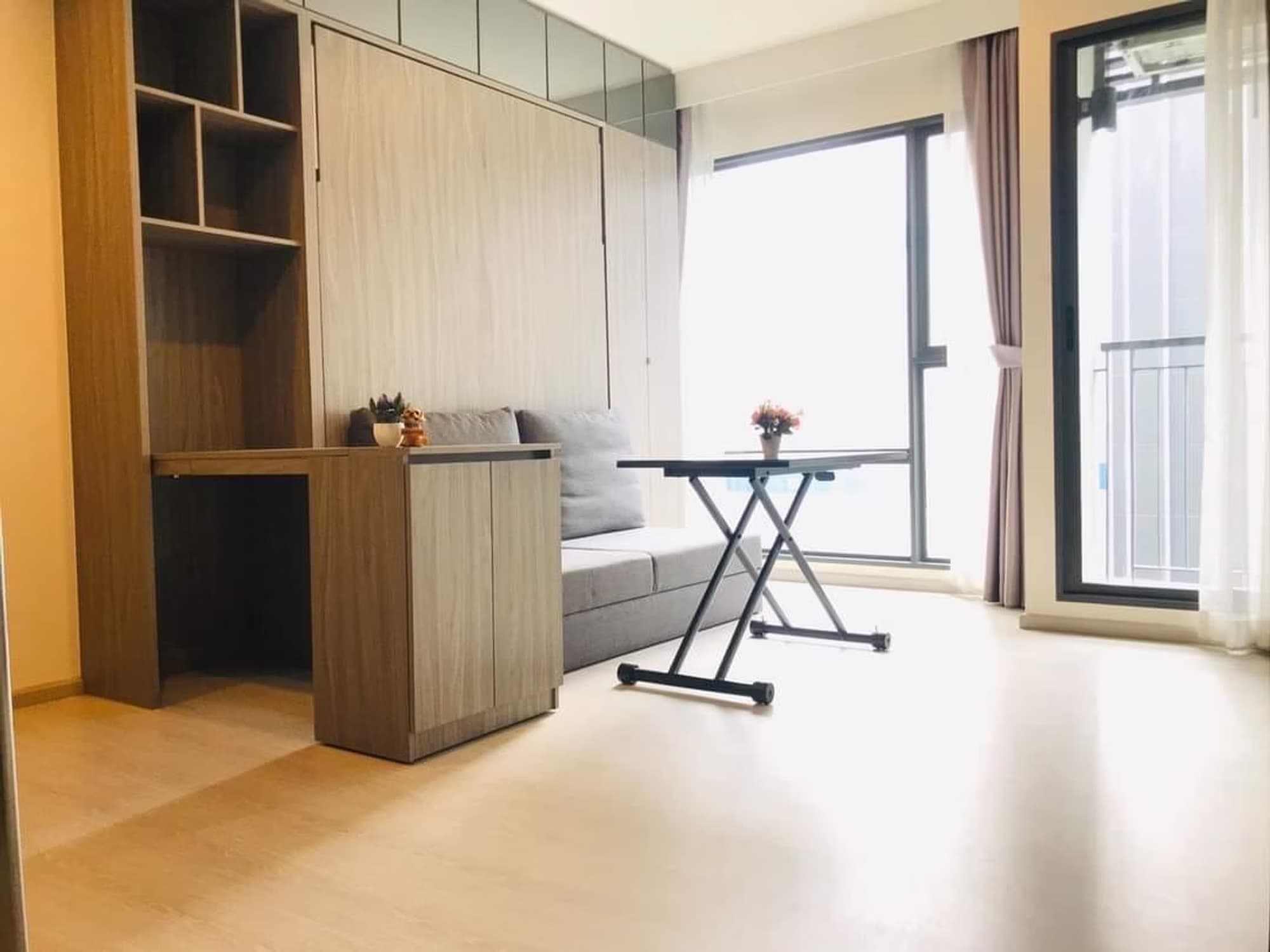 1 ห้องนอน Condo สำหรับ ขายและจำหน่าย ใกล้ Phra Ram 9 MRT - Image 1