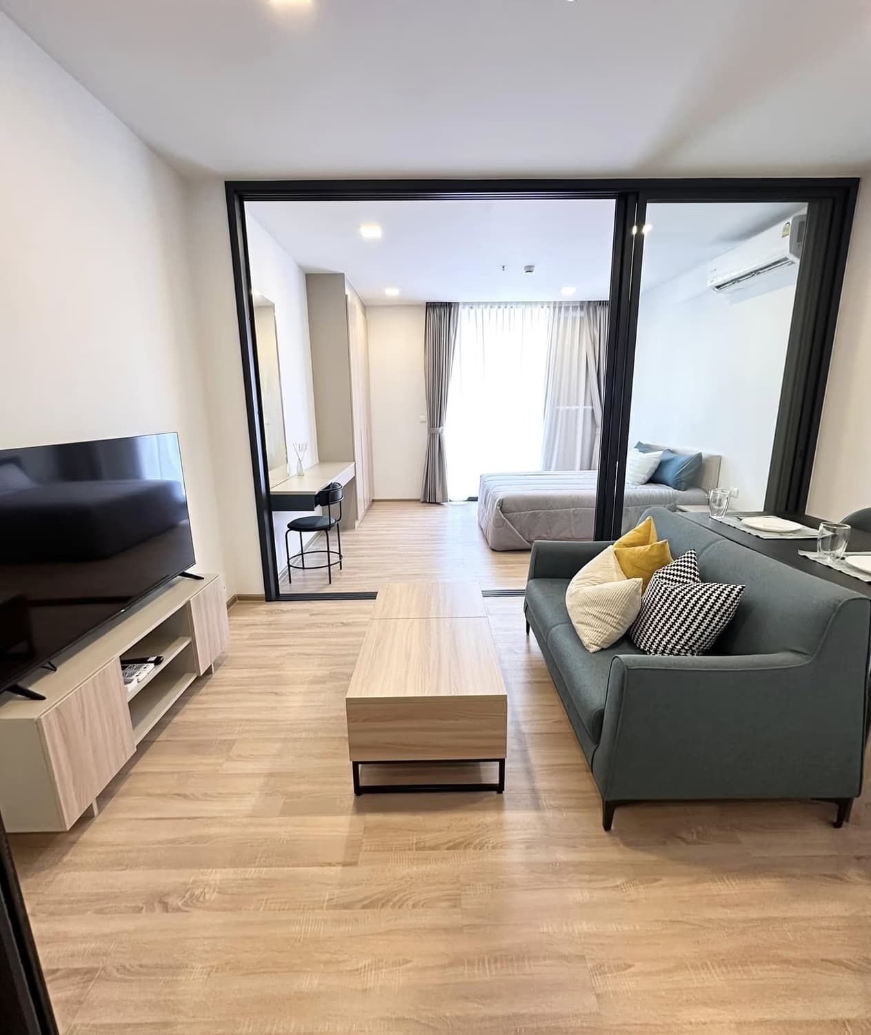 1 Bed Condo for Rent in Phaya Thai - Image 1