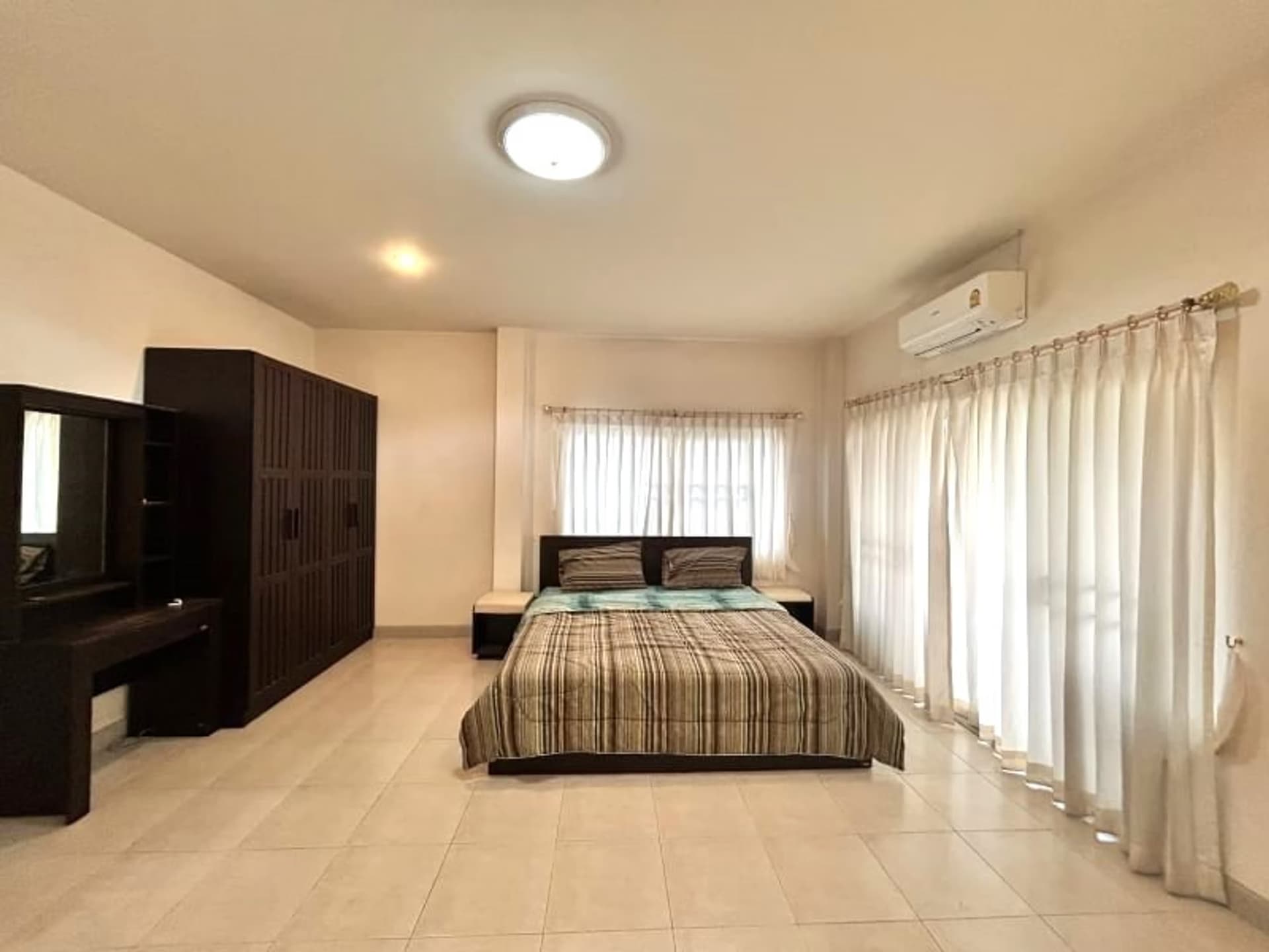 4 Bed House for Rent in Mueang Chiang Mai District - Image 7