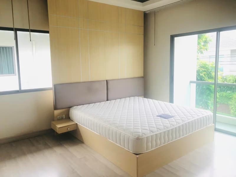 4 Bed House for Rent in Bang Phli