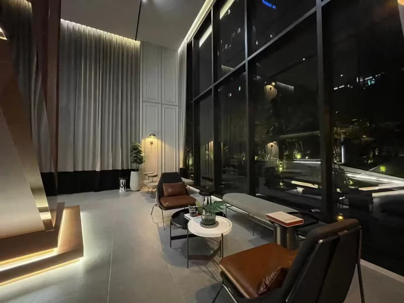 1 Bedroom Condo