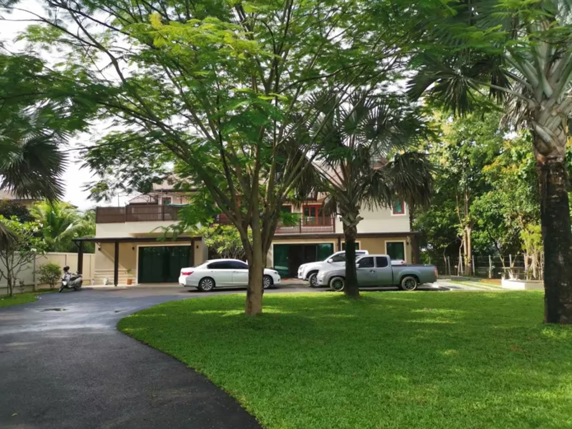 4 Bedroom House - Image 4