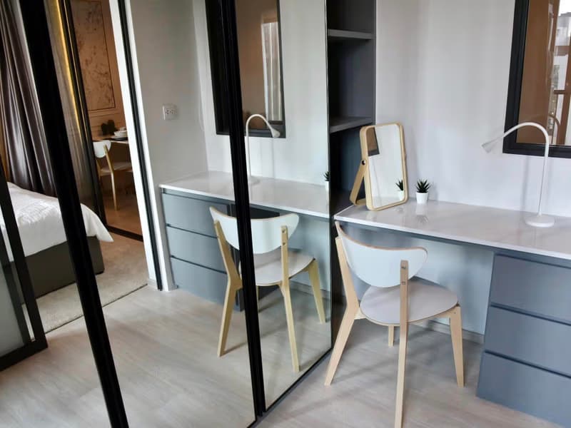 Life One Wireless - 1 Bed Condo for Rented *LIFE9934