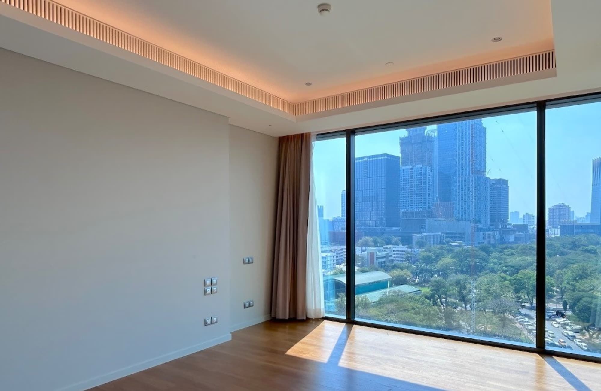 1 Bed Condo for Rent  Near Ratchadamri BTS - Image 3