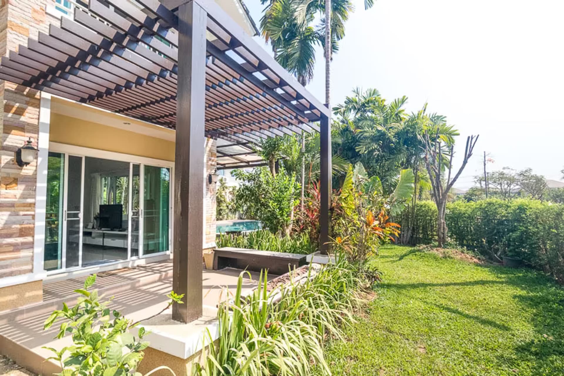 Pool Villa for Rent on 3rd Ring Road - Image 4