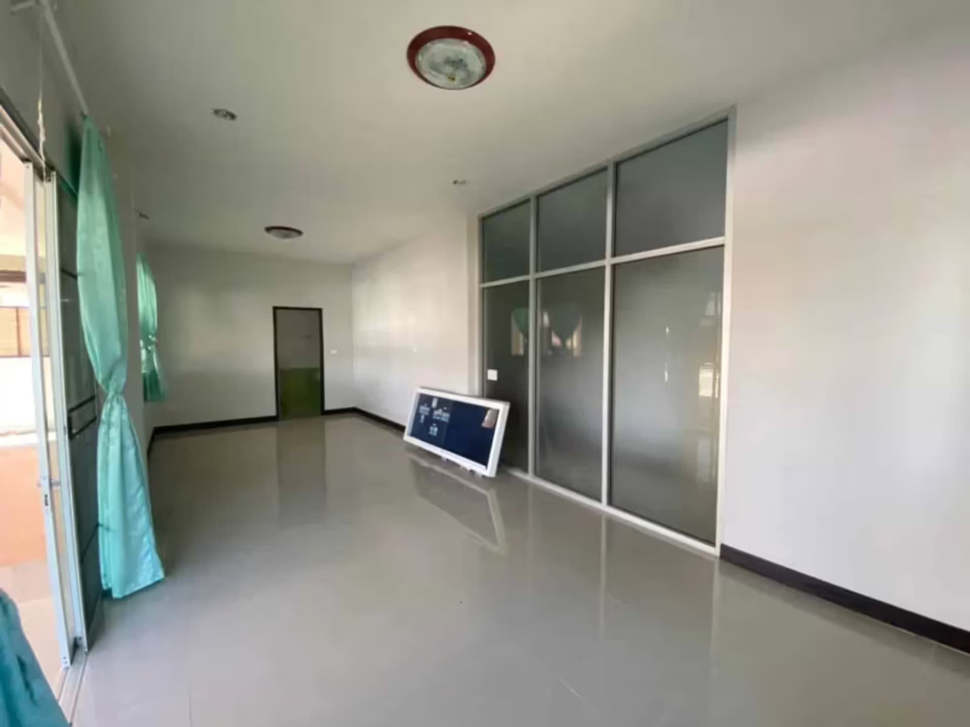 4 Bedroom House - Image 22